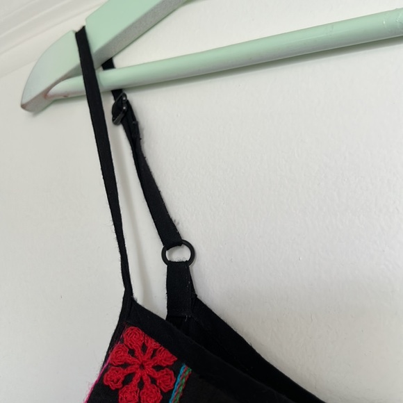 Unique embroidered dress! - Picture 3 of 6